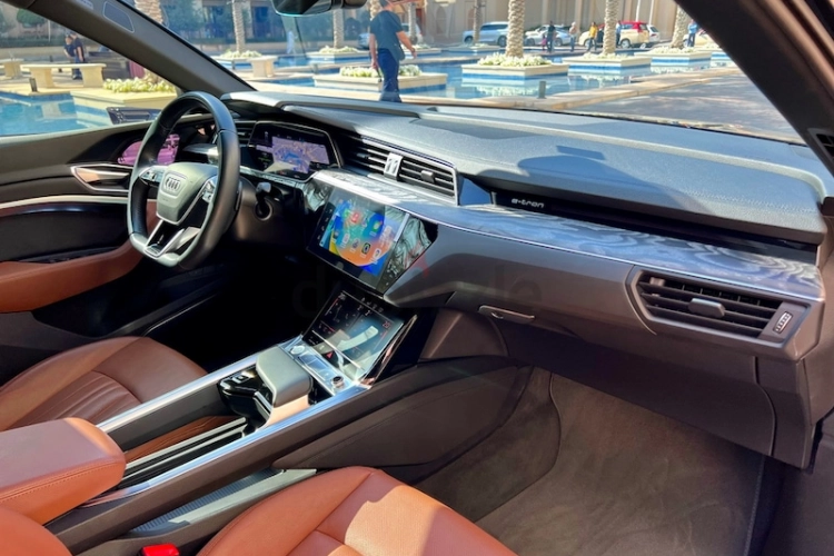 Audi e-tron, год 2020, цвет Black-Electric, пробег 26,000 km, фото 3976
