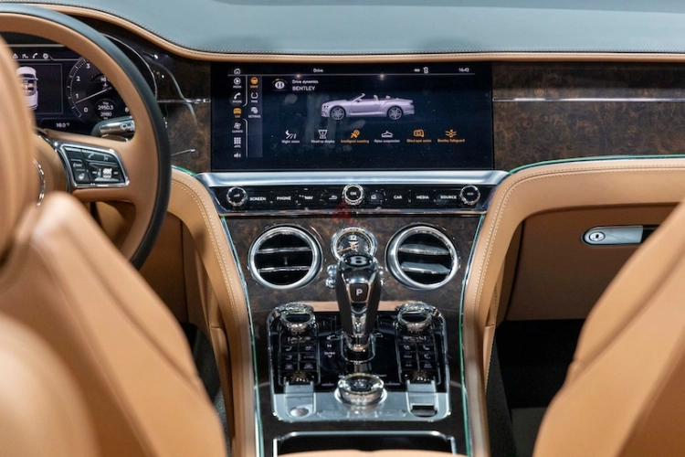 Bentley Continental, год 2022, цвет Green-Gasoline, пробег 2,979 km, фото 1319
