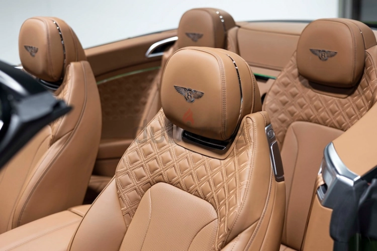 Bentley Continental, год 2022, цвет Green-Gasoline, пробег 2,979 km, фото 1323