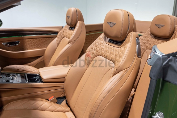 Bentley Continental, год 2022, цвет Green-Gasoline, пробег 2,979 km, фото 1320