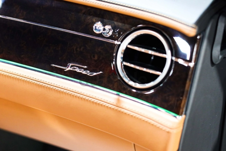 Bentley Continental, год 2022, цвет Green-Gasoline, пробег 2,979 km, фото 1325