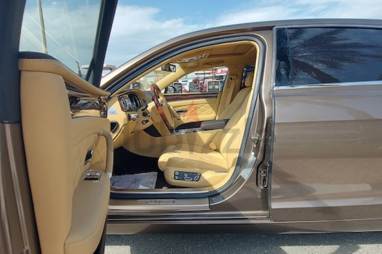 Bentley Continental Flying Spur, год 2014, цвет White-Gasoline, пробег 40,000 km, фото 4765