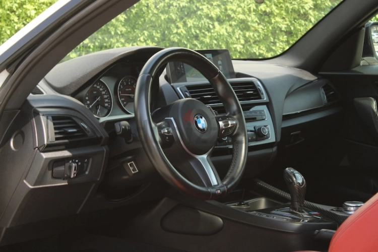 BMW 2-Series, год 2017, цвет White-Gasoline, пробег 77,000 km, фото 2870