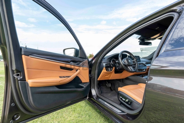 BMW 5-Series, год 2017, цвет Grey-Gasoline, пробег 71,000 km, фото 4946