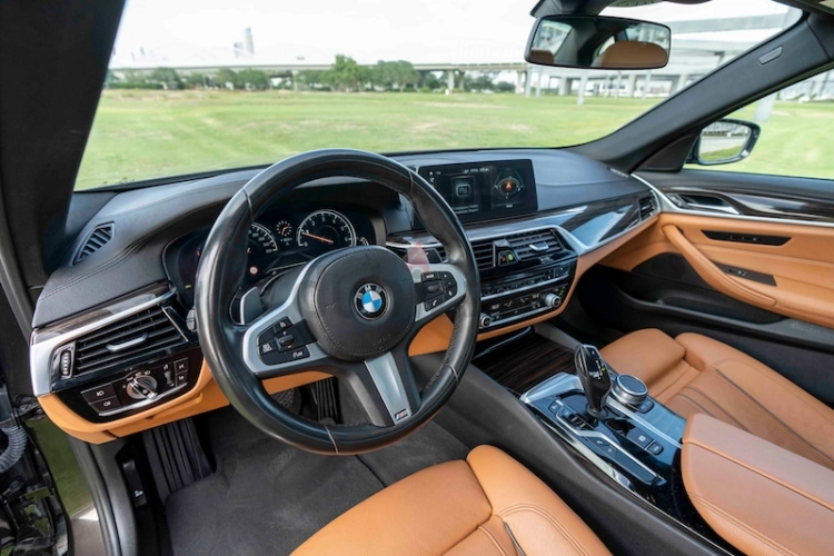 BMW 5-Series, год 2017, цвет Grey-Gasoline, пробег 71,000 km, фото 4948