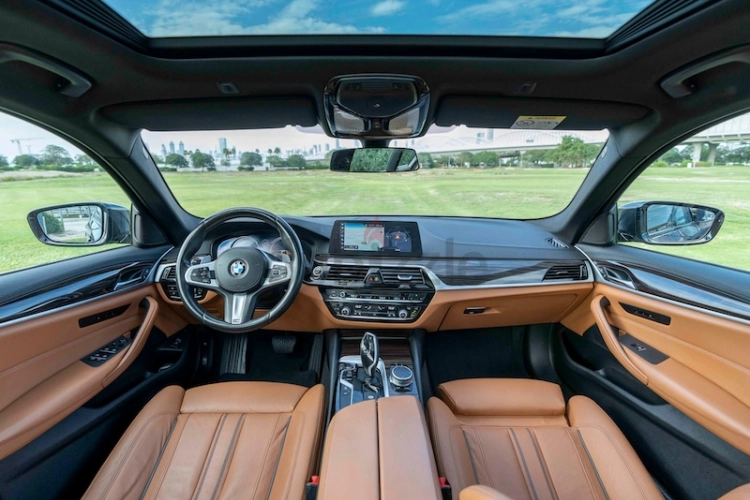 BMW 5-Series, год 2017, цвет Grey-Gasoline, пробег 71,000 km, фото 4950