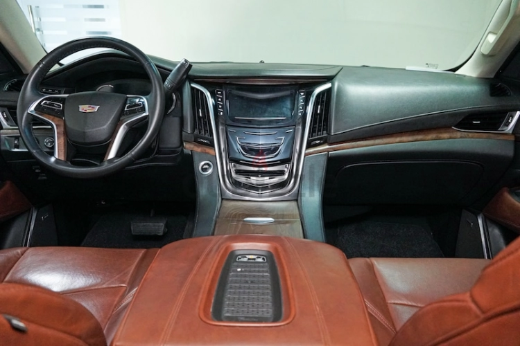 Cadillac Escalade, год 2018, цвет Black-Gasoline, пробег 139,000 km, фото 359