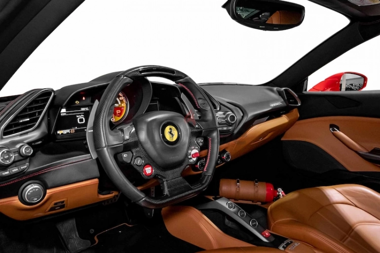 Ferrari 488 GTB, год 2016, цвет Red-Gasoline, пробег 18,356 km, фото 3196