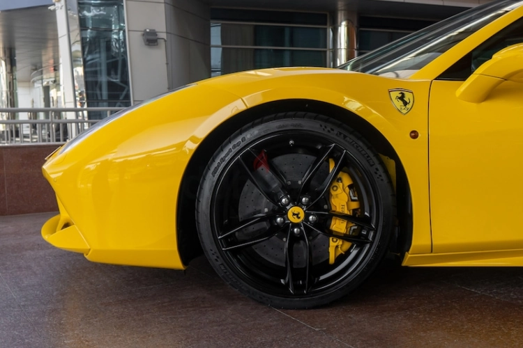 Ferrari 488 Spider, год 2017, цвет Yellow-Gasoline, пробег 10,000 km, фото 3305