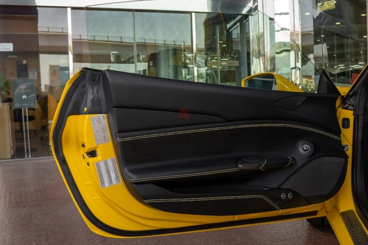 Ferrari 488 Spider, год 2017, цвет Yellow-Gasoline, пробег 10,000 km, фото 3313