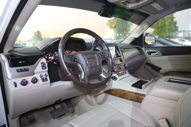 GMC Yukon, год 2015, цвет White-Gasoline, пробег 129,000 km, фото 4790
