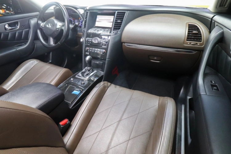 Infiniti QX70, год 2016, цвет Brown-Gasoline, пробег 117,000 km, фото 4895