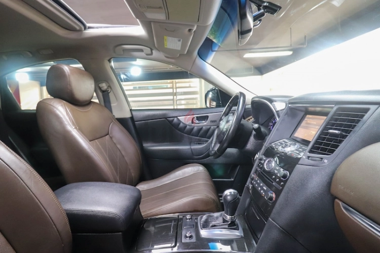 Infiniti QX70, год 2016, цвет Brown-Gasoline, пробег 117,000 km, фото 4896