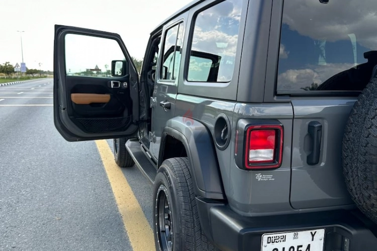 Jeep Wrangler Unlimited, год 2020, цвет Grey-Gasoline, пробег 5,600 km, фото 404