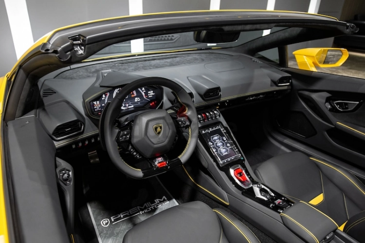 Lamborghini Huracan, год 2022, цвет Yellow-Gasoline, пробег 3,000 km, фото 2219