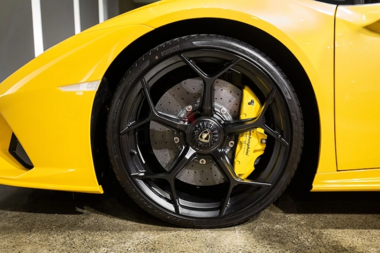 Lamborghini Huracan, год 2022, цвет Yellow-Gasoline, пробег 3,000 km, фото 2222