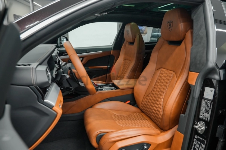 Lamborghini Urus, год 2022, цвет Burgundy-Gasoline, пробег 1,900 km, фото 1557