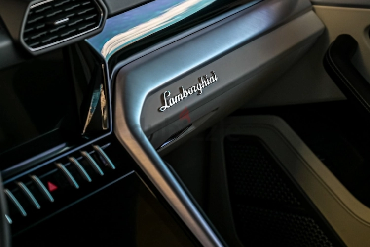 Lamborghini Urus, год 2022, цвет Grey-Gasoline, пробег 9,000 km, фото 3337