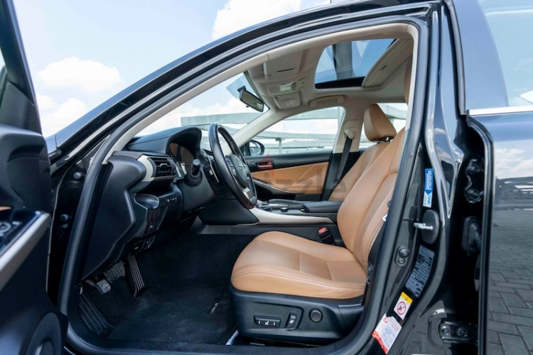 Lexus IS-Series, год 2017, цвет Black-Gasoline, пробег 93,000 km, фото 4139