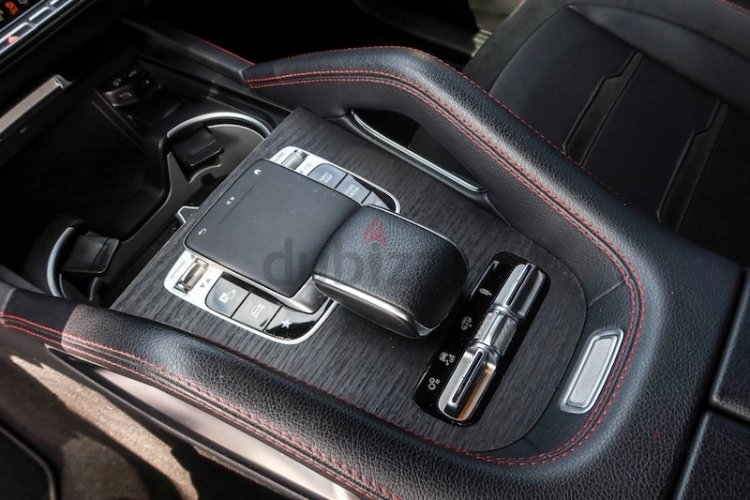 Mercedes-Benz GLE-Class, год 2022, цвет Black-Gasoline, пробег 15,000 km, фото 4050