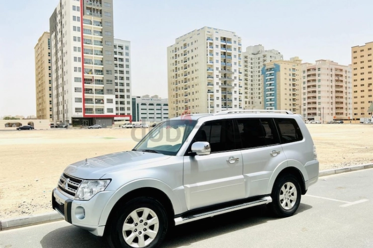 Mitsubishi Pajero, год 2011, цвет Silver-Gasoline, пробег 131,000 km, фото 3000