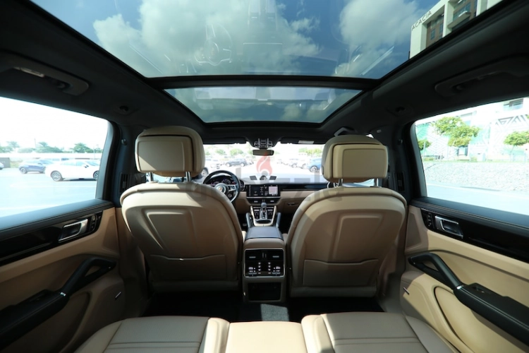 Porsche Cayenne, год 2018, цвет White-Gasoline, пробег 46,000 km, фото 4455