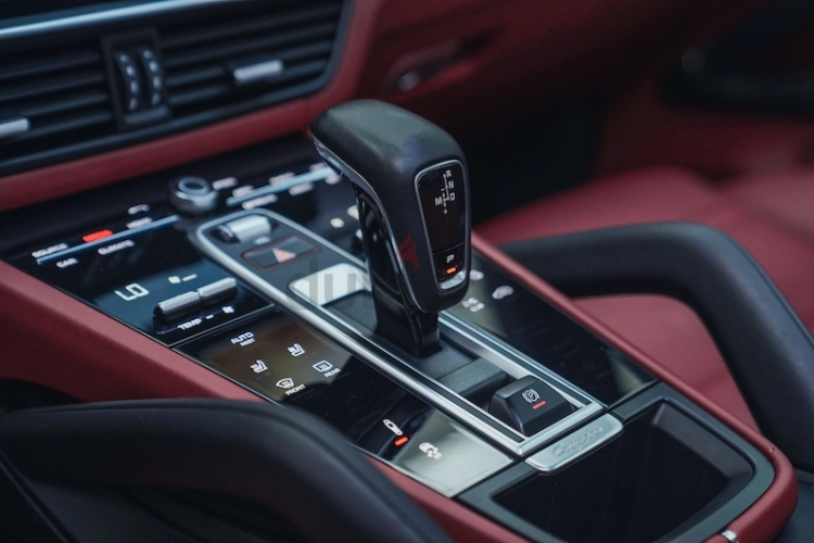 Porsche Cayenne, год 2019, цвет Black-Gasoline, пробег 105,000 km, фото 1189