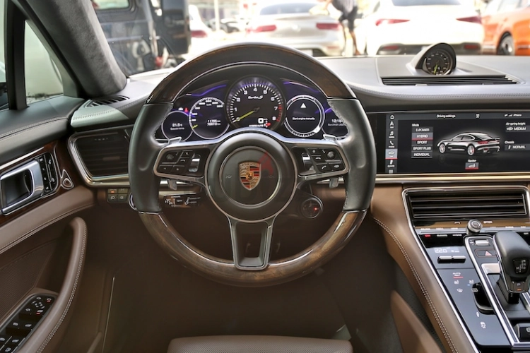 Porsche Panamera, год 2018, цвет White-Gasoline, пробег 23,280 km, фото 3857