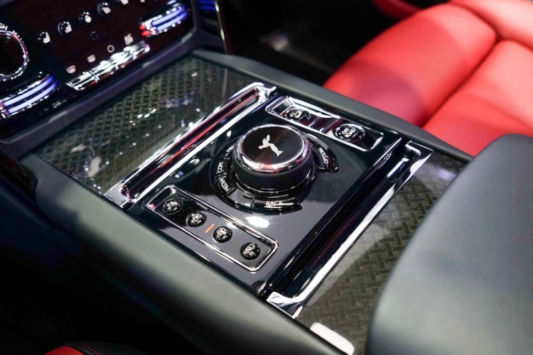 Rolls Royce Cullinan, год 2020, цвет Black-Gasoline, пробег 12,963 km, фото 4423