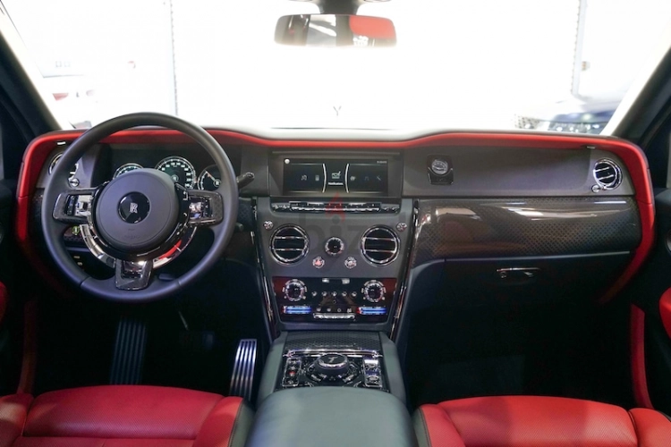 Rolls Royce Cullinan, год 2020, цвет Black-Gasoline, пробег 12,963 km, фото 4422