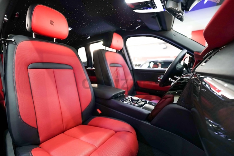 Rolls Royce Cullinan, год 2020, цвет Black-Gasoline, пробег 12,963 km, фото 4427