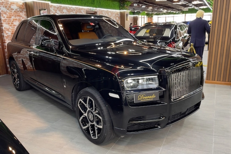 Rolls Royce Cullinan, год 2021, цвет Black-Gasoline, пробег 16,217 km, фото 2540