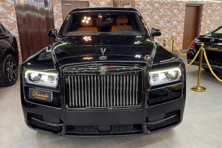 Rolls Royce Cullinan, год 2021, цвет Black-Gasoline, пробег 16,217 km, фото 2539