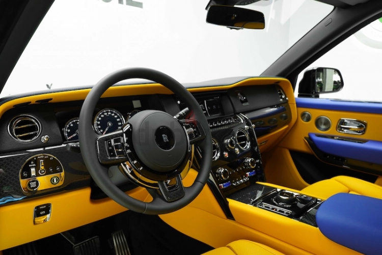 Rolls Royce Cullinan, год 2023, цвет Black-Gasoline, пробег 0 km, фото 2524