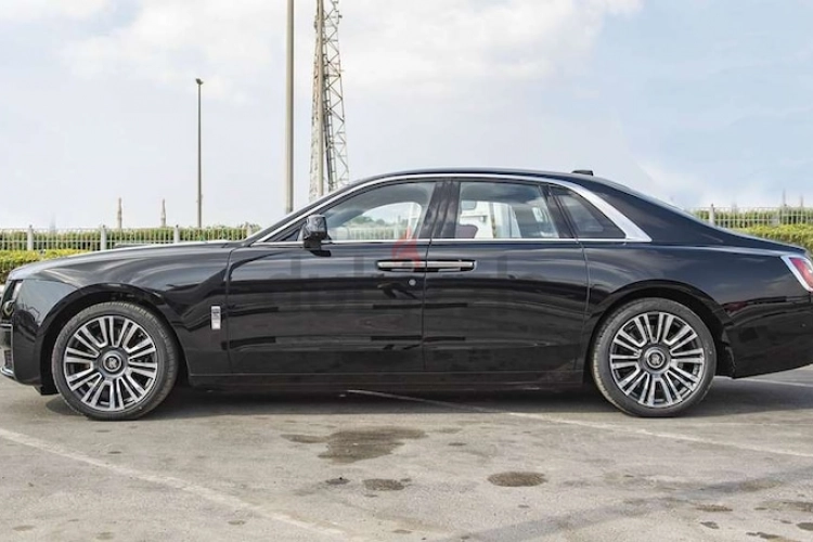 Rolls Royce Ghost, год 2022, цвет Black-Gasoline, пробег 0 km, фото 4688