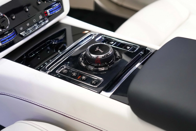 Rolls Royce Ghost, год 2022, цвет Grey-Gasoline, пробег 103 km, фото 3700