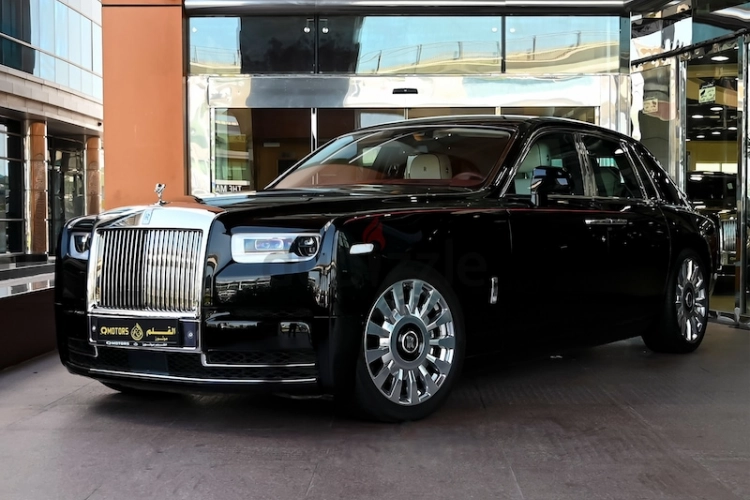 Rolls Royce Phantom, год 2019, цвет Black-Gasoline, пробег 10,000 km, фото 3316