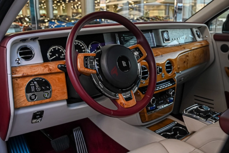 Rolls Royce Phantom, год 2019, цвет Black-Gasoline, пробег 10,000 km, фото 3317
