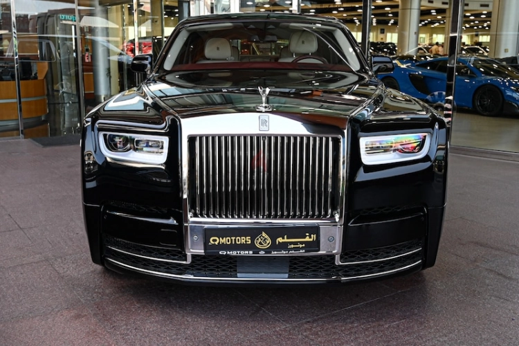 Rolls Royce Phantom, год 2019, цвет Black-Gasoline, пробег 10,000 km, фото 3325