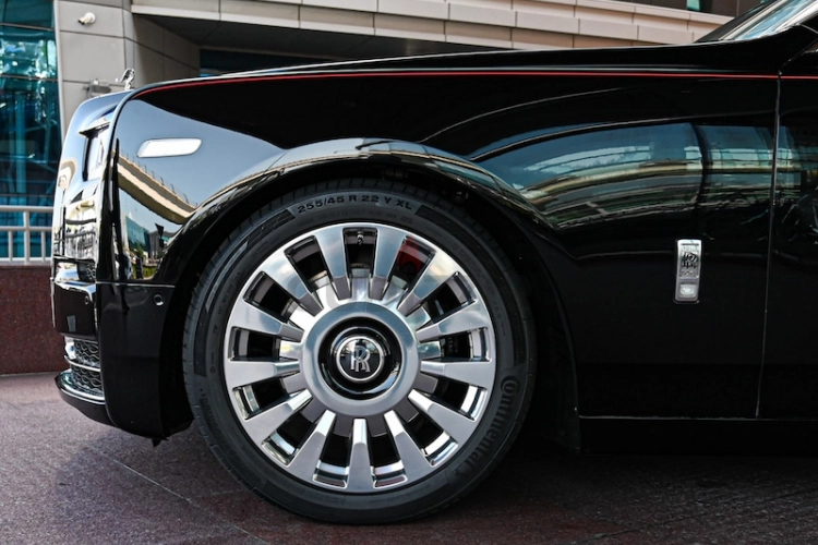 Rolls Royce Phantom, год 2019, цвет Black-Gasoline, пробег 10,000 km, фото 3326