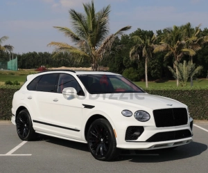 Bentley Bentayga, год 2022, цвет White-Gasoline, пробег 112 km