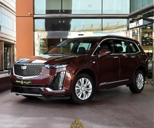Cadillac XT6, год 2022, цвет Red-Gasoline, пробег 50 km