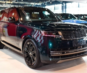 Land Rover Range Rover, год 2023, цвет Green-Gasoline, пробег 0 km