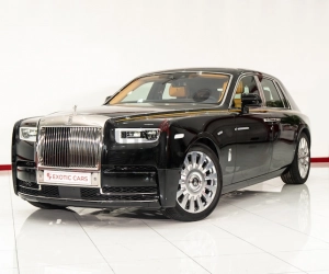 Rolls Royce Phantom, год 2022, цвет Black-Gasoline, пробег 500 km
