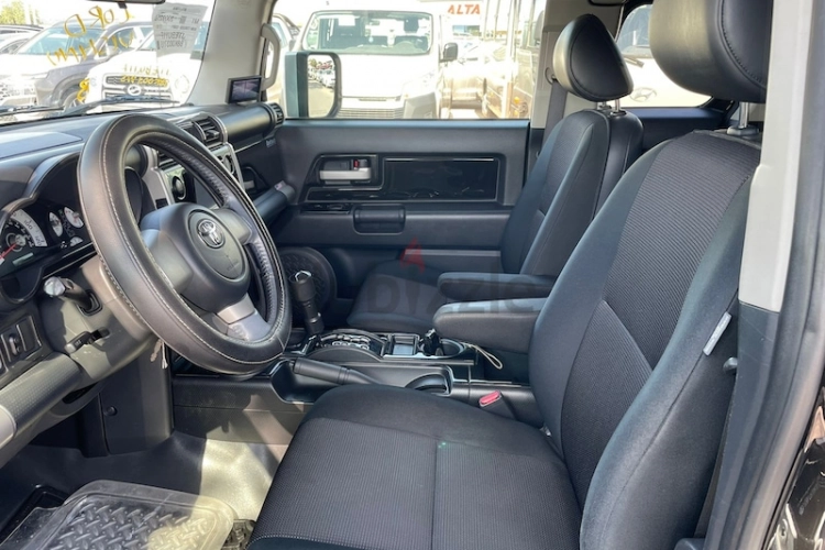Toyota FJ Cruiser, год 2008, цвет Black-Gasoline, пробег 98,000 km, фото 4312
