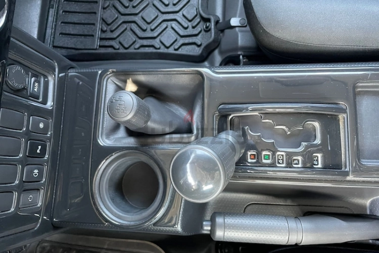 Toyota FJ Cruiser, год 2008, цвет Black-Gasoline, пробег 98,000 km, фото 4314