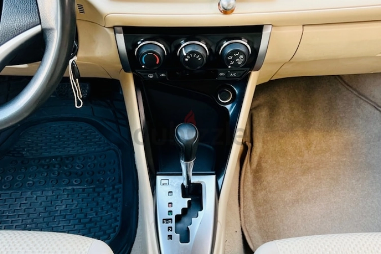 Toyota Yaris, год 2015, цвет Silver-Gasoline, пробег 96,270 km, фото 3283