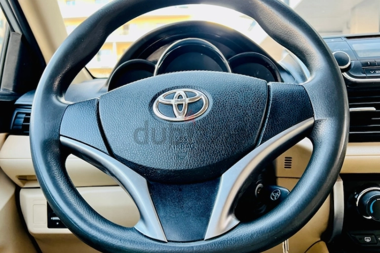 Toyota Yaris, год 2015, цвет Silver-Gasoline, пробег 96,270 km, фото 3289