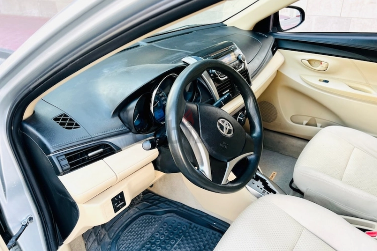 Toyota Yaris, год 2015, цвет Silver-Gasoline, пробег 96,270 km, фото 3293