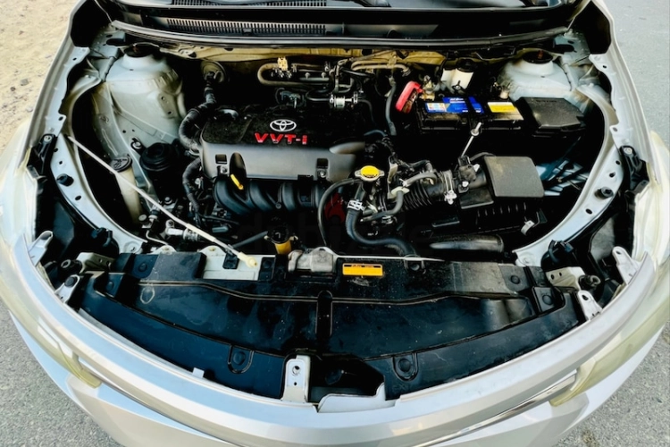 Toyota Yaris, год 2015, цвет Silver-Gasoline, пробег 96,270 km, фото 3299